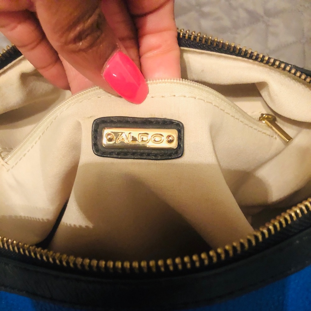 Handbag - Picture 3 of 4